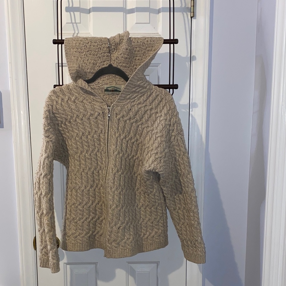 Aran Crafts oatmeal women’s sweater, pre-owned merino wool sz. L hooded